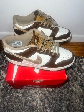 Nike Men’s Low-Top Sneakers — Brown, White & Tan